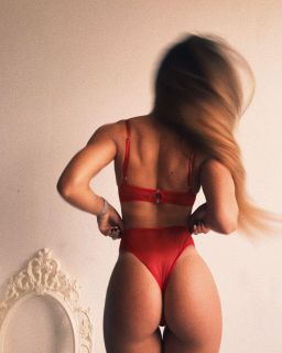 İbiza, İspanya adasında ilk kooperatif seks işçileri partisi kuruldu.