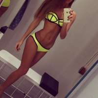 Alev-alev deneyimli kadın Fadiş