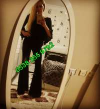 Alev-alev kumral kadın Birsen