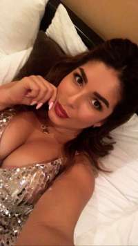 Baştan çıkaran ön sevişme yapan bayan Feray