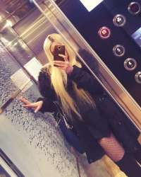 Baştan çıkaran saksocu kız Rüyet