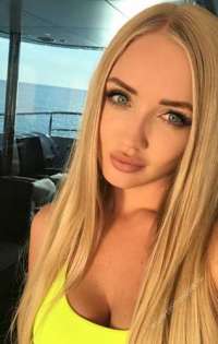 Benzersiz masaj yapan kız Ela