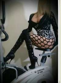 Büyüleyici Atakent Escort: Kendine Güvenen ve Özgür Bir Kadın!