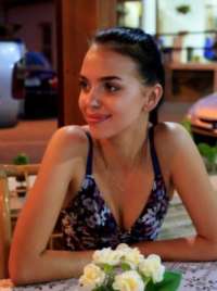 Cazibeli saksocu kız Revan