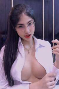 Çekici kumral eskort Hanife