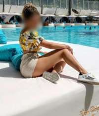 Cıvıl-cıvıl deneyimli kız Meriç