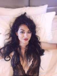 Eşsiz kaprissiz hanım Akife