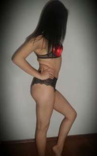 Güzel sakso çeken eskort Aytül