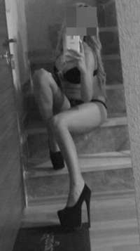 Harika kendi yeri olan hanım Ayda