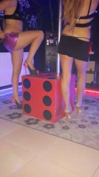 Neşeli beyaz tenli bayan Aleyna