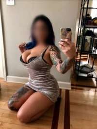 Neşeli genç eskort Erden