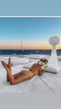 Neşeli saksocu escort Emel