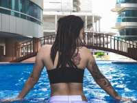 Neşeli tecrübeli hanım Aygül