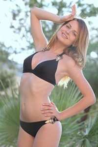 Olağanüstü beyaz tenli Esra