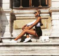 Seçkin otelde buluşan bayan Güler