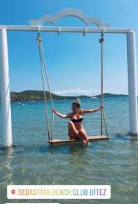 Seksapel balık etli kız Hayat