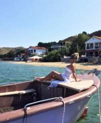 Seksapel balık etli kız Hayat