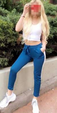 Seksapel buğday tenli eskort Azize