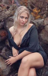 Seksapel öpüşmeyi seven eskort Nazli