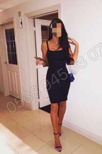 Seksapel sarışın bayan Aybüke