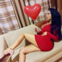 Seksapel sarışın hanım Aynur