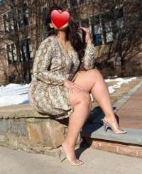 Şık esmer escort Harika