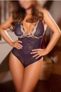 Şımarık öpüşmeyi seven Gülizar