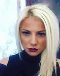 Unutulmaz sarışın kadın Hamiyet